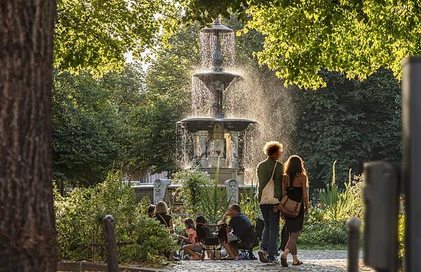 Der Weißenburger Platz im Franzosenviertel. Der Weißenburger Platz im Franzosenviertel.