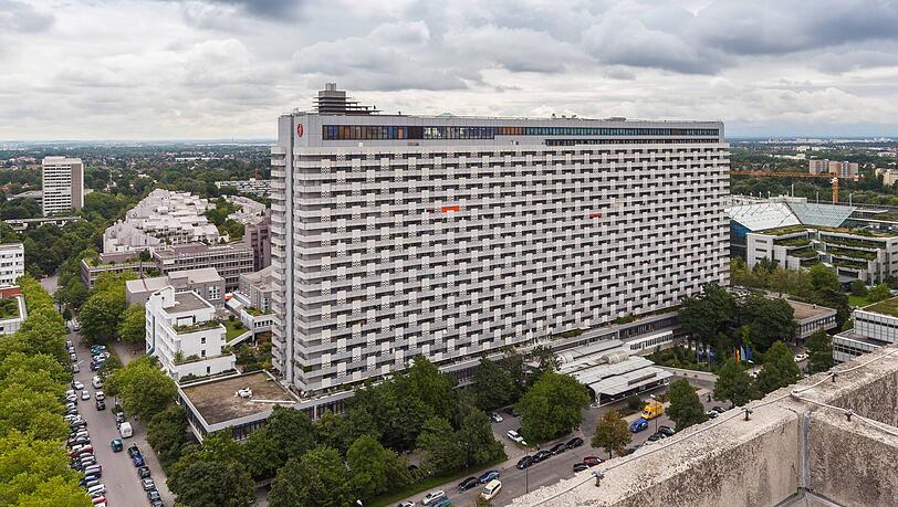 Das Arabellahaus im Arabellapark München – zuletzt sollte es noch abgerissen werden. Das Arabellahaus im Arabellapark München – zuletzt sollte es noch abgerissen werden.