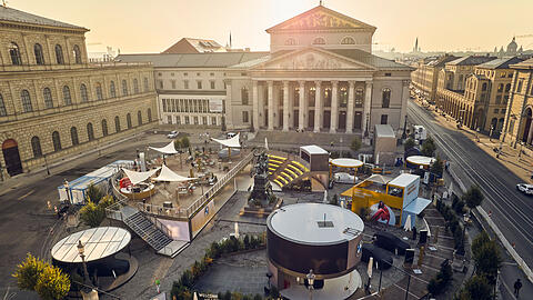 So hat der Max-Joseph-Platz bei der IAA 2023 ausgesehen. Gerade laufen die Aufbau-Arbeiten für die diesjährige Automobil-Ausstellung. So hat der Max-Joseph-Platz bei der IAA 2023 ausgesehen. Gerade laufen die Aufbau-Arbeiten für die diesjährige Automobil-Ausstellung.