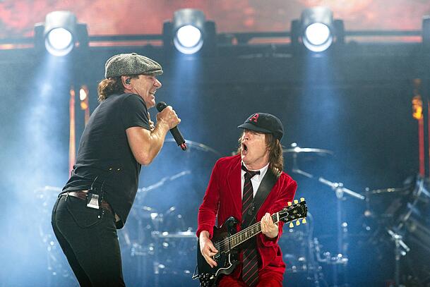 AC/DC bei einem Konzert in Nürnberg 2015. AC/DC bei einem Konzert in Nürnberg 2015.