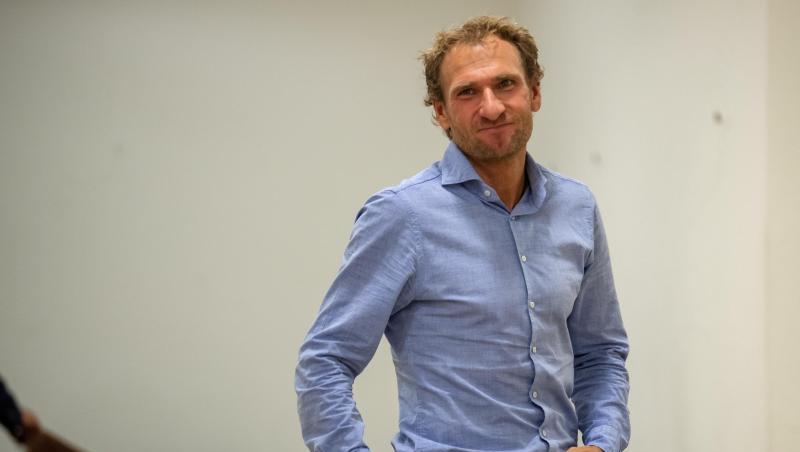 Andreas Stitzl, Assistenz-Trainer der deutschen Biathlon-Nationalmannschaft, steht im Gang des Gerichts. Foto: Peter Kneffel Andreas Stitzl, Assistenz-Trainer der deutschen Biathlon-Nationalmannschaft, steht im Gang des Gerichts. Foto: Peter Kneffel