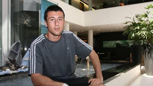 Nach seiner Schulter-Operation vielleicht erstmals wieder gegen die Glasgow Rangers am Ball: Dominic Maroh Nach seiner Schulter-Operation vielleicht erstmals wieder gegen die Glasgow Rangers am Ball: Dominic Maroh