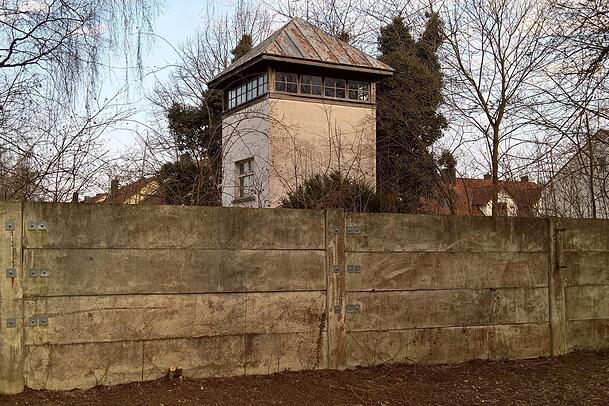 Das KZ Dachau - hier sind Menschenversuche durchgeführt worden, auch für die Vorgänger-Institution des DLR Das KZ Dachau - hier sind Menschenversuche durchgeführt worden, auch für die Vorgänger-Institution des DLR