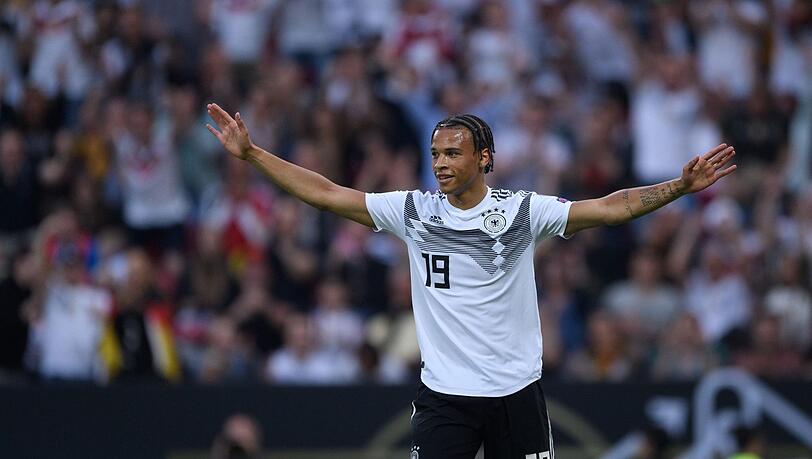 Leroy Sané verstärkt den FC Bayern in der kommenden Saison. Leroy Sané verstärkt den FC Bayern in der kommenden Saison.