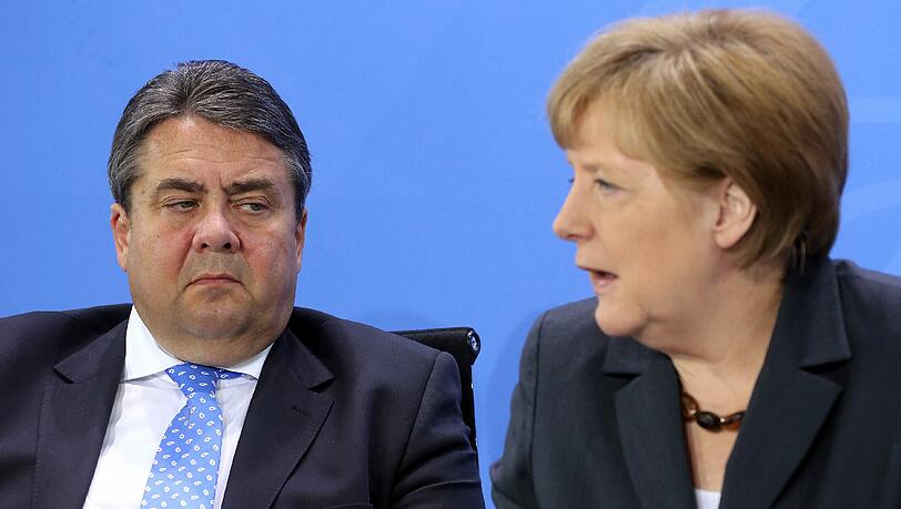 SPD-Parteichef Sigmar Gabriel ist davon überzeugt, dass Kanzlerin Angela Merkel bei der Wahl 2017 zu schlagen ist. SPD-Parteichef Sigmar Gabriel ist davon überzeugt, dass Kanzlerin Angela Merkel bei der Wahl 2017 zu schlagen ist.