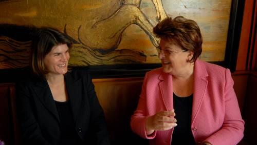 Einmal Grüne, einmal CSU: Claudia Stamm (links) mit ihrer Mutter Barbara Stamm. Einmal Grüne, einmal CSU: Claudia Stamm (links) mit ihrer Mutter Barbara Stamm.