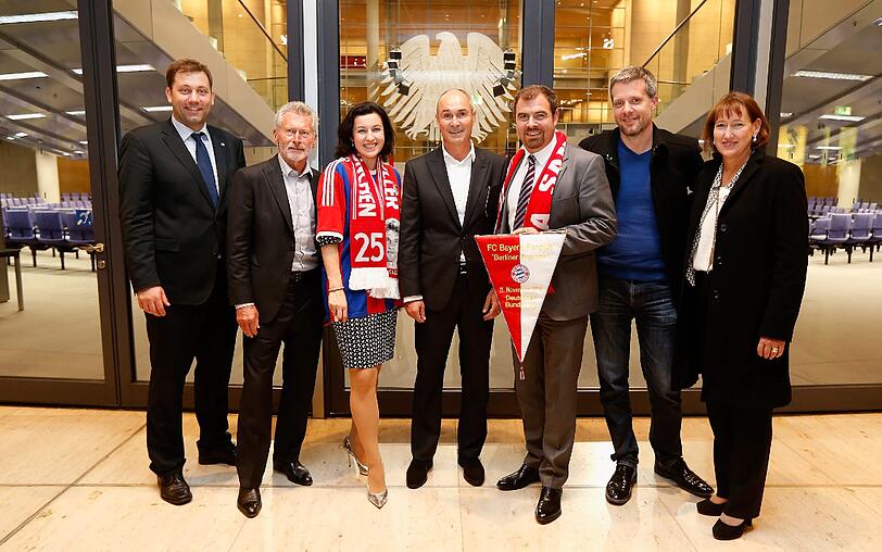 Der FC Bayern darf ab sofort die "Berliner Fraktion" des Bundestags zu seinen Fanklubs zählen.
