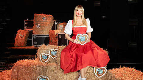 Heidi Klum im Dirndl von Sportalm, einem bekannten Modelabel aus Kitzbühel. Heidi Klum im Dirndl von Sportalm, einem bekannten Modelabel aus Kitzbühel.