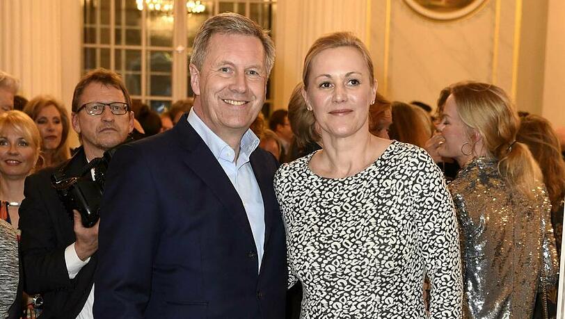 Christian und Bettina Wulff sammeln im Rahmen der Aktion "Hand in Hand für Norddeutschland" gemeinsam Spenden für Krebserkrankte und ihre Familien (Foto: 2017)