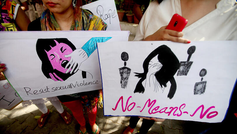 New Delhi: Teilnehmerinnen einer Protestaktion demonstrieren gegen Gewalt gegen Frauen. New Delhi: Teilnehmerinnen einer Protestaktion demonstrieren gegen Gewalt gegen Frauen.