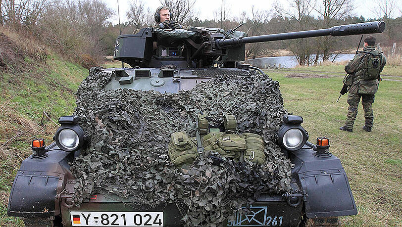 Ein solcher Kleinpanzer vom Typ Wiesel ist bei einer Übung in Tirol verunglückt. (Archivfoto) Ein solcher Kleinpanzer vom Typ Wiesel ist bei einer Übung in Tirol verunglückt. (Archivfoto)