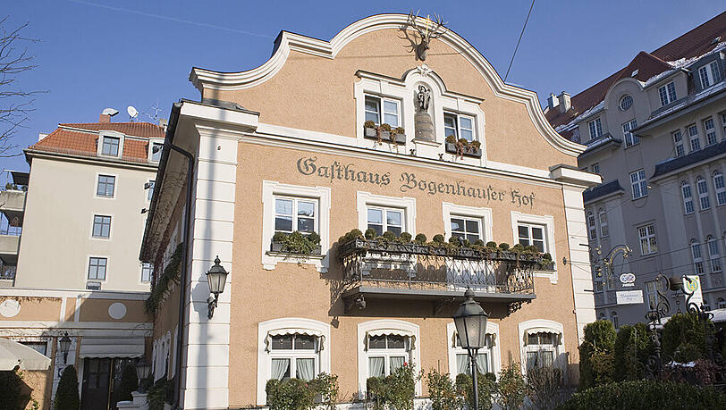 Von Einbrecher heimgesucht: Das Feinschmecker-Lokal Bogenhausener Hof von Wirt Gerhard Gleinser. Von Einbrecher heimgesucht: Das Feinschmecker-Lokal Bogenhausener Hof von Wirt Gerhard Gleinser.