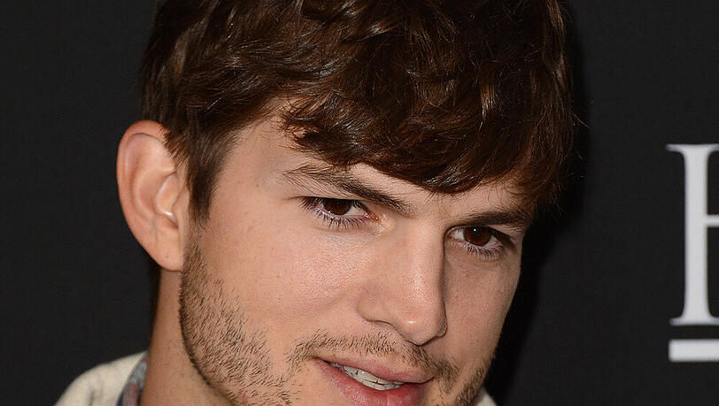 Ashton Kutcher folgte dem geschassten Charlie Sheen in die Erfolgsserie "Two and a half Men" Ashton Kutcher folgte dem geschassten Charlie Sheen in die Erfolgsserie "Two and a half Men"
