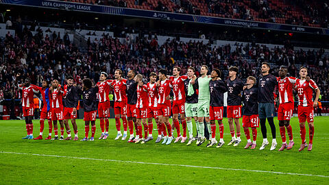 Die Bayern senden mit dem 3:1 über Klub-Weltmeister Chelsea ein deutliches Signal an die Konkurrenz in der Königsklasse – und an Hoeneß, dessen Kniff zu seiner Freude funktionierte. Die Bayern senden mit dem 3:1 über Klub-Weltmeister Chelsea ein deutliches Signal an die Konkurrenz in der Königsklasse – und an Hoeneß, dessen Kniff zu seiner Freude funktionierte.