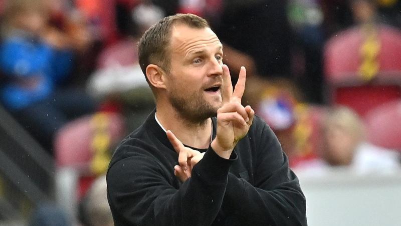 Der Mainzer Trainer Bo Svensson will mit seinem Team auch gegen Gladbach gewinnen. Der Mainzer Trainer Bo Svensson will mit seinem Team auch gegen Gladbach gewinnen.