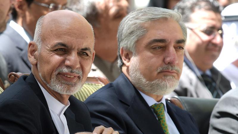 Der afghanische Präsident Ashraf Ghani (l) und der afghanische Regierungsvorsitzende Abdullah Abdullah streiten über den Ausgang der Präsidentenwahl in Afghanistan. Der afghanische Präsident Ashraf Ghani (l) und der afghanische Regierungsvorsitzende Abdullah Abdullah streiten über den Ausgang der Präsidentenwahl in Afghanistan.