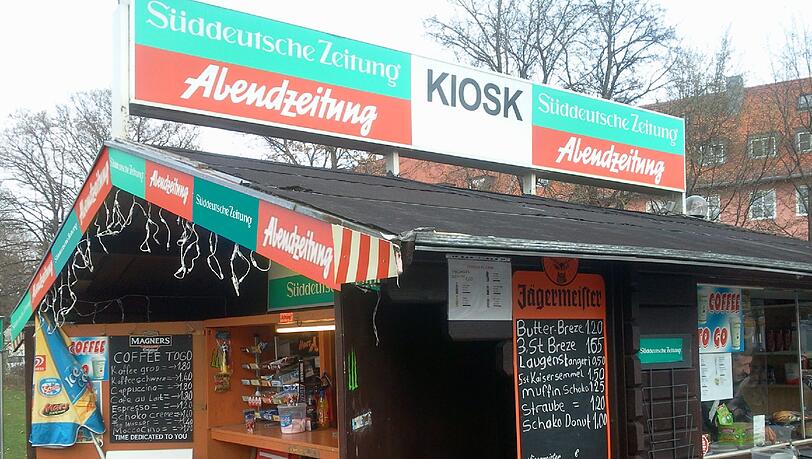 Hier gibt es Brezn, Kaffee und die AZ ganz frisch: am Kiosk am Mangfallplatz. Hier gibt es Brezn, Kaffee und die AZ ganz frisch: am Kiosk am Mangfallplatz.