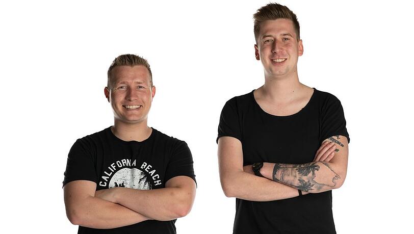 Schürze (li.) und DJ Robin starten mit ihrem Song "Layla" durch. Schürze (li.) und DJ Robin starten mit ihrem Song "Layla" durch.