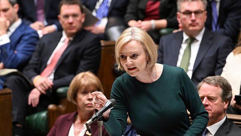 Liz Truss tritt nach nur sechs Wochen im Amt der britischen Premierministerin zurück. Liz Truss tritt nach nur sechs Wochen im Amt der britischen Premierministerin zurück.