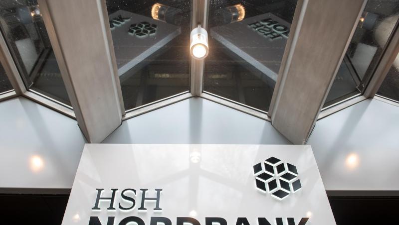 Der Dauerärger um die HSH Nordbank ist noch nicht zu Ende. Gläubiger fordern nun rund eine Milliarde Euro von dem Institut. Der Dauerärger um die HSH Nordbank ist noch nicht zu Ende. Gläubiger fordern nun rund eine Milliarde Euro von dem Institut.