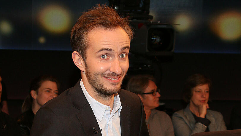 ZDF-Moderator Jan Böhmermann zu Gast in der Talkshow "Bettina und Bommes" ZDF-Moderator Jan Böhmermann zu Gast in der Talkshow "Bettina und Bommes"