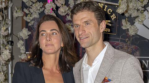 Lisa und Thomas Müller sind seit 2009 verheiratet. Ihren Ehemann wird die Dressurreiterin am Samstag nicht in Miami unterstützen können. Lisa und Thomas Müller sind seit 2009 verheiratet. Ihren Ehemann wird die Dressurreiterin am Samstag nicht in Miami unterstützen können.