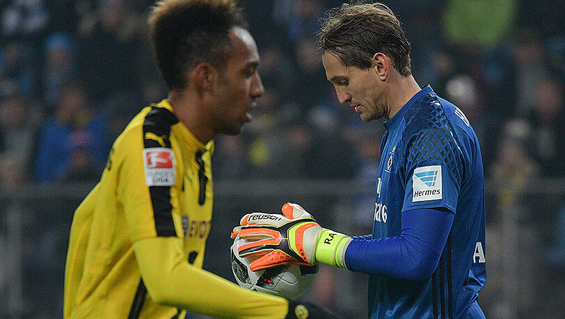 Nach seiner Rückkehr in den Kader erzielte Dortmunds Pierre-Emerick Aubameyang (l.) vier Tore gegen den HSV und Torhüter René Adler (r.). Nach seiner Rückkehr in den Kader erzielte Dortmunds Pierre-Emerick Aubameyang (l.) vier Tore gegen den HSV und Torhüter René Adler (r.).