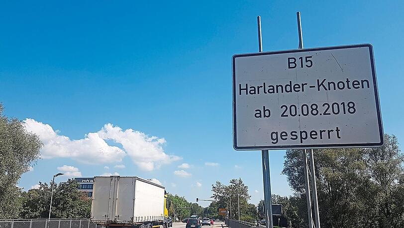 Viele wissen nicht mal, dass die Stelle an der B 15 kurz vor Piflas Harlander-Knoten heißt. Doch bald geht an dieser Stelle nichts mehr. Viele wissen nicht mal, dass die Stelle an der B 15 kurz vor Piflas Harlander-Knoten heißt. Doch bald geht an dieser Stelle nichts mehr.