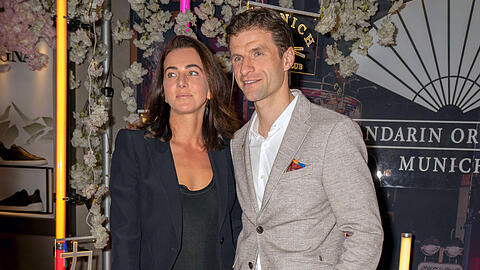 Thomas Müller zeigte sich einst gern mit Ehefrau Lisa auf gesellschaftlichen Events Thomas Müller zeigte sich einst gern mit Ehefrau Lisa auf gesellschaftlichen Events