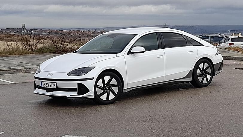 Spannend gezeichnet: Der Ioniq 6 mit ausdrucksstarkem und ungewöhnlichem Design. Spannend gezeichnet: Der Ioniq 6 mit ausdrucksstarkem und ungewöhnlichem Design.