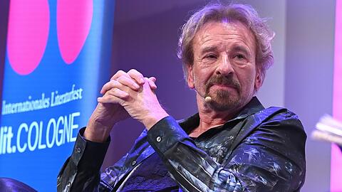 Der Entertainer wirft das Handtuch: Podcast-Fans müssen künftig ohne Thomas Gottschalk auskommen. Der Entertainer wirft das Handtuch: Podcast-Fans müssen künftig ohne Thomas Gottschalk auskommen.