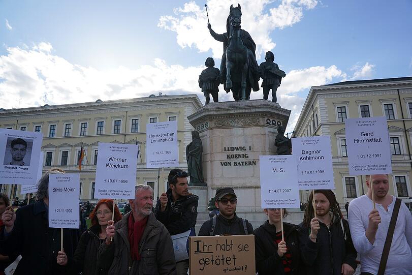 Tausende Demonstranten haben vor dem Start des NSU-Prozesses in München an das Schicksal der Opfer erinnert. Sie verlangten einen konsequenten Kampf gegen die braune Gefahr. Die Bilder!