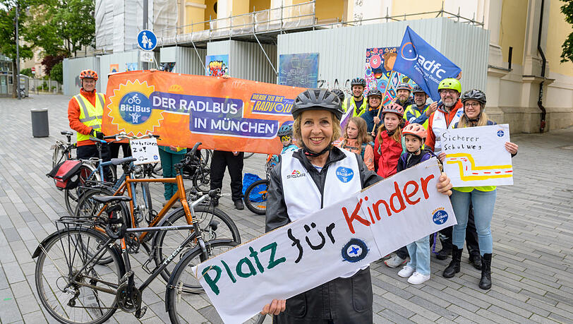 Michaela May ist Schirrmherrin des Radl-Bus-Projekts. Michaela May ist Schirrmherrin des Radl-Bus-Projekts.