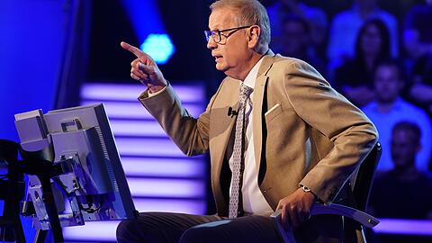 Günther Jauch fühlt seinen "Wer wird Millionär?"-Kandidaten auf den Zahn. Günther Jauch fühlt seinen "Wer wird Millionär?"-Kandidaten auf den Zahn.