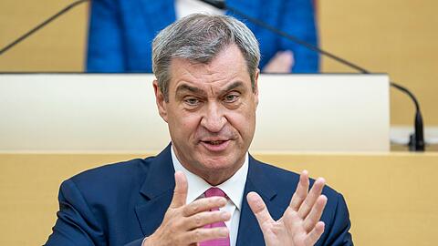 Der Bart ist ab und die Krawatte sitzt: Bayerns Ministerpräsident Markus Söder (CSU) bei seiner 24. Regierungserklärung. Der Bart ist ab und die Krawatte sitzt: Bayerns Ministerpräsident Markus Söder (CSU) bei seiner 24. Regierungserklärung.