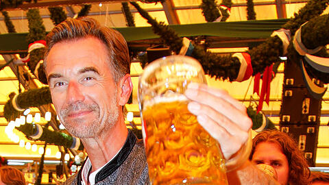 Florian Silbereisen kommt auf einen skurrilen Wiesn-Tipp zu sprechen. Florian Silbereisen kommt auf einen skurrilen Wiesn-Tipp zu sprechen.