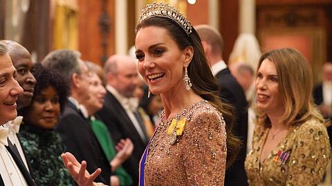 Prinzessin Kate hat einen glanzvollen und mächtigen Auftritt hingelegt. Prinzessin Kate hat einen glanzvollen und mächtigen Auftritt hingelegt.