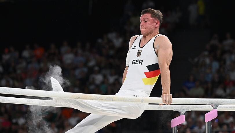 Da war die Medaille futsch: Lukas Dauser schlägt auf den Holm. Da war die Medaille futsch: Lukas Dauser schlägt auf den Holm.
