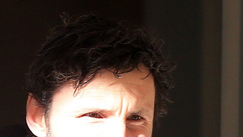 Der ehemalige Bayern-Kapitän zurück in München - Mark van Bommel vor dem Hotel Kempinski. Der ehemalige Bayern-Kapitän zurück in München - Mark van Bommel vor dem Hotel Kempinski.