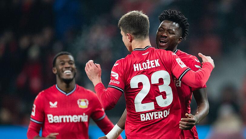 Bayer Leverkusen setzte seinen Aufwärtstrend mit dem Sieg gegen Bochum fort. Bayer Leverkusen setzte seinen Aufwärtstrend mit dem Sieg gegen Bochum fort.
