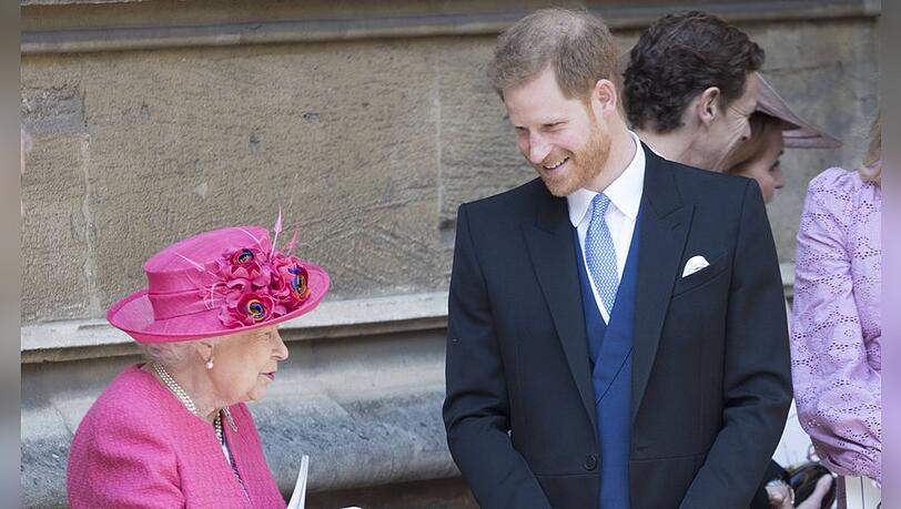 Prinz Harry mit Queen Elizabeth II. im Jahr 2019. Prinz Harry mit Queen Elizabeth II. im Jahr 2019.