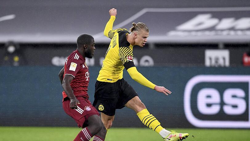 Eine Naturgewalt wie Erling Haaland (r.) ist nur schwer zu stoppen - und dennoch sieht Bayerns Abwehrchef Dayot Upamecano nicht gut aus. Eine Naturgewalt wie Erling Haaland (r.) ist nur schwer zu stoppen - und dennoch sieht Bayerns Abwehrchef Dayot Upamecano nicht gut aus.