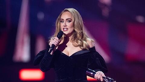 Adele wird im August zehn Konzerte in München auf dem Messegelände Riem geben. Adele wird im August zehn Konzerte in München auf dem Messegelände Riem geben.