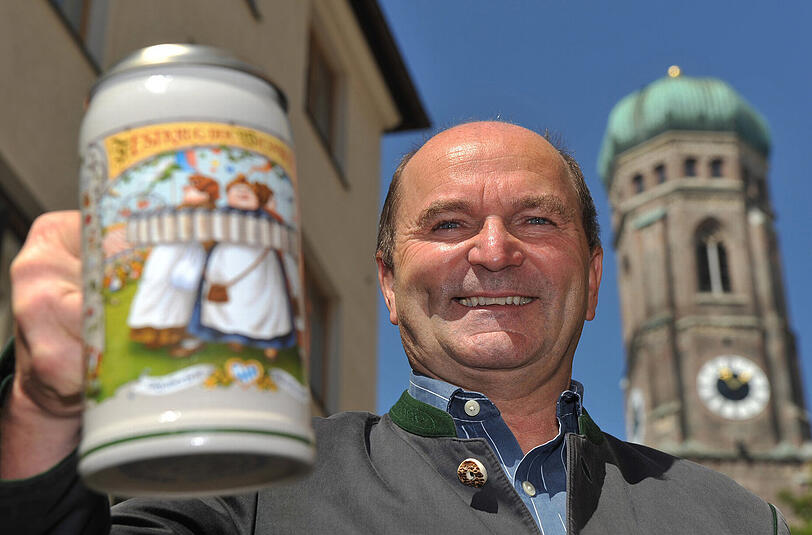 Sepp Krätz darf vorerst das Andechser am Dom weiterführen. Bis das Gericht über siene Klage gegen den Entzug der Gaststättenerlaubnis entschieden hat.