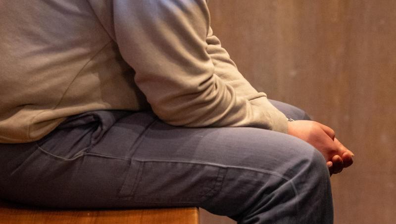 Ein wegen versuchten Mordes angeklagter Mann sitzt zum Prozessbeginn im Landgericht Nürnberg-Fürth. Foto: Daniel Karmann/dpa/Archivbild Ein wegen versuchten Mordes angeklagter Mann sitzt zum Prozessbeginn im Landgericht Nürnberg-Fürth. Foto: Daniel Karmann/dpa/Archivbild