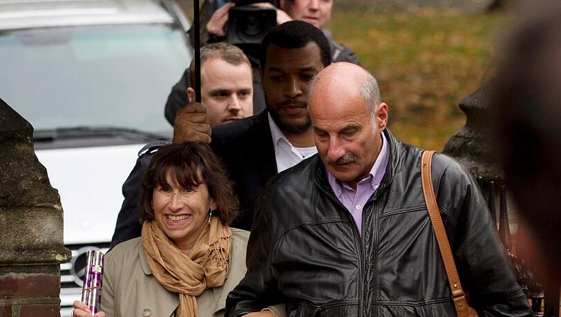 Janis Winehouse war erschienen, um zu erfahren... Janis Winehouse war erschienen, um zu erfahren...