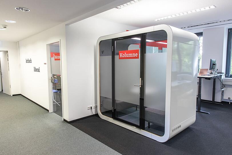 Framery: Für Kolleg:innen, die ungestört telefonieren oder sich besprechen möchten. Framery: Für Kolleg:innen, die ungestört telefonieren oder sich besprechen möchten.