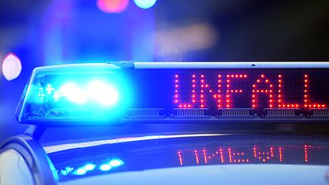 Ein 24-Jähriger war in München zu schnell, ohne Führerschein und auch noch bekifft unterwegs und hat einen Unfall gebaut. (Symbolbild). Ein 24-Jähriger war in München zu schnell, ohne Führerschein und auch noch bekifft unterwegs und hat einen Unfall gebaut. (Symbolbild).