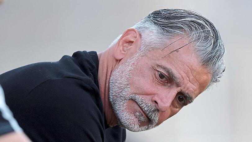 TSV-1860-Trainer Maurizio Jacobacci braucht noch einen Stürmer, aber auch einen Innenverteidiger. TSV-1860-Trainer Maurizio Jacobacci braucht noch einen Stürmer, aber auch einen Innenverteidiger.