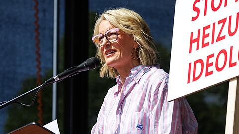 Monika Gruber bei der Demonstration in Erding. Monika Gruber bei der Demonstration in Erding.